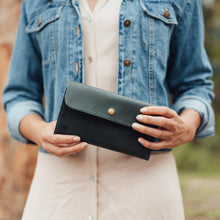 Load image into Gallery viewer, Leather Wallet in Emerald