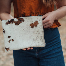 Load image into Gallery viewer, Cowhide Hand Clutch