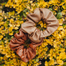 Load image into Gallery viewer, Leather Scrunchie
