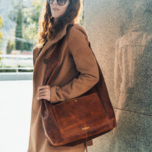 Load image into Gallery viewer, Elevated Hobo in Cognac
