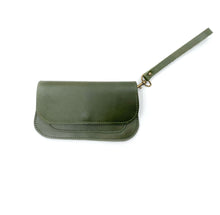 Load image into Gallery viewer, Wristlet Wallet in Sage
