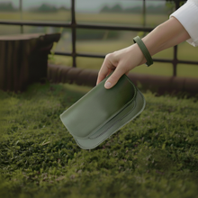 Load image into Gallery viewer, Wristlet Wallet in Sage
